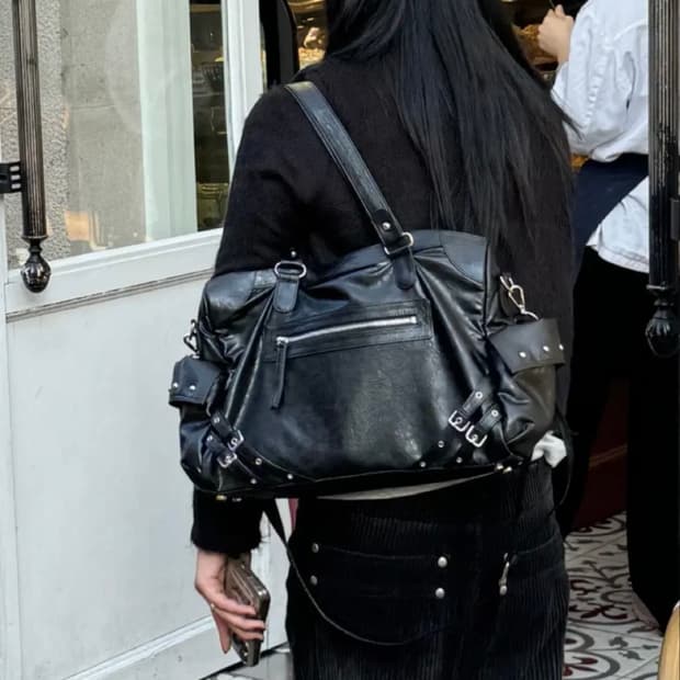 다이닛 스터드 레더백