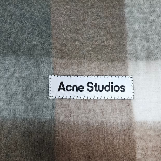 아크네 브라운그린화이트머플러