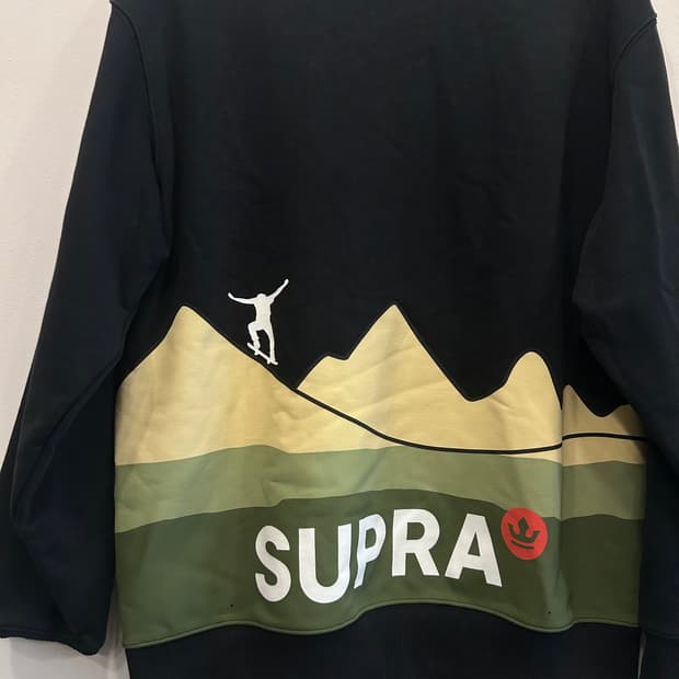 SUPRA 오버핏 백프린팅 맨투맨