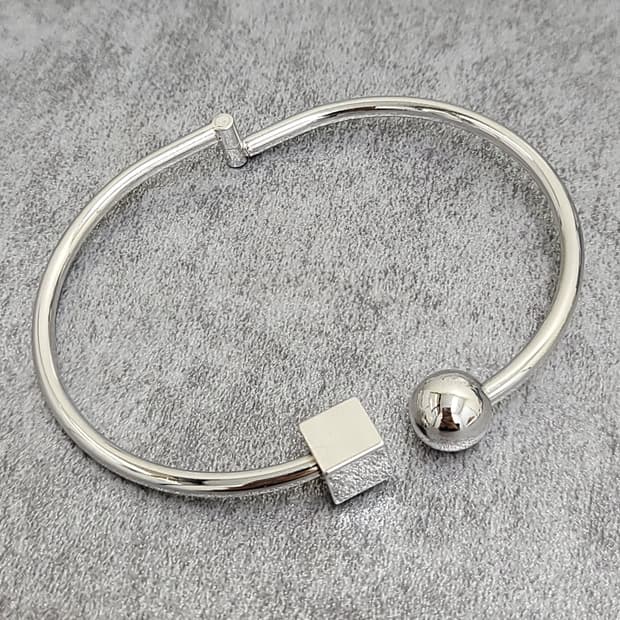 unique bangle