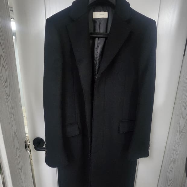 토니웩 커팅 코트 블랙 L 사이즈 팝니다