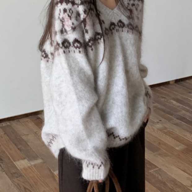 모헤어브이넥니트