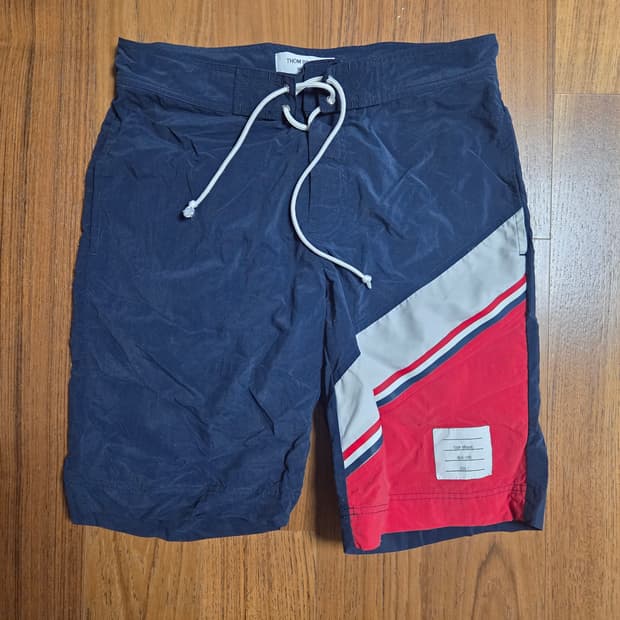 톰브라운 스윔 쇼츠