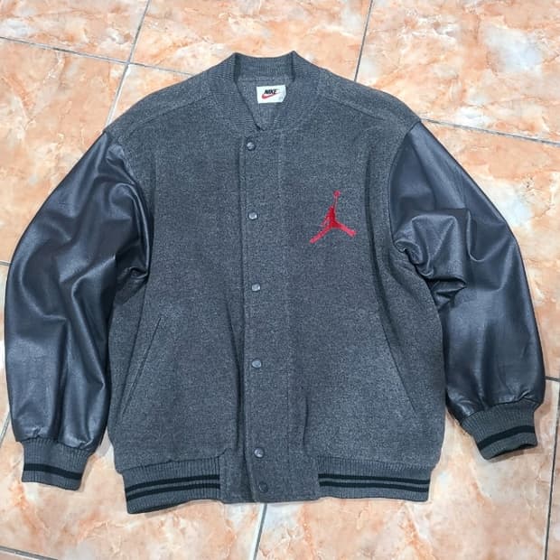 나이키 조던 바시티자켓