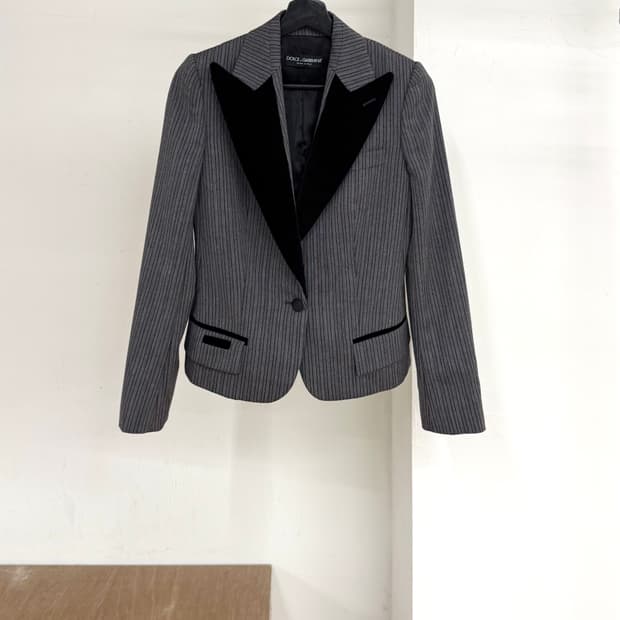 돌체 앤 가바나 그레이 스트립드 울 벨벳 레이펠 자켓