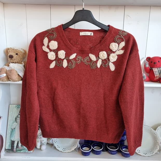 Earth music&ecology 꽃 자수 니트