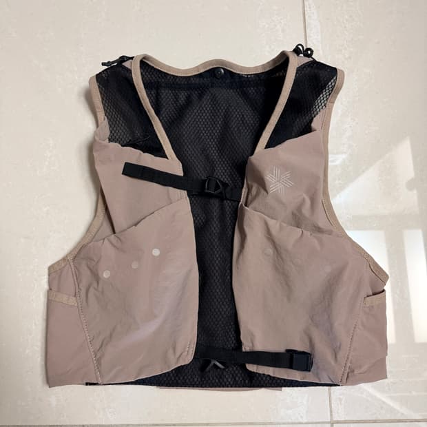 골드윈0 러닝조끼 러닝베스트 트레일백