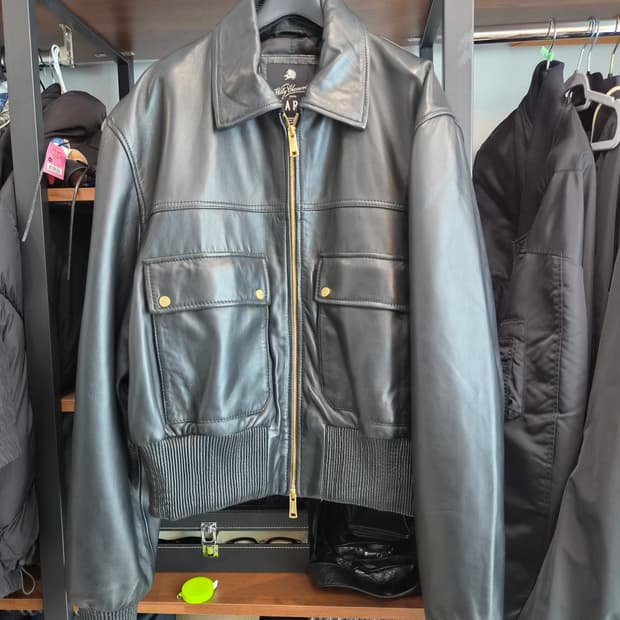 자라 x 윌리차바리아 크롭 레더자켓 L