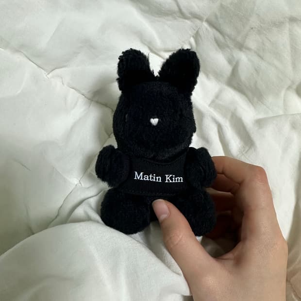 마뗑킴 블랙 버니 토이 키링 블랙