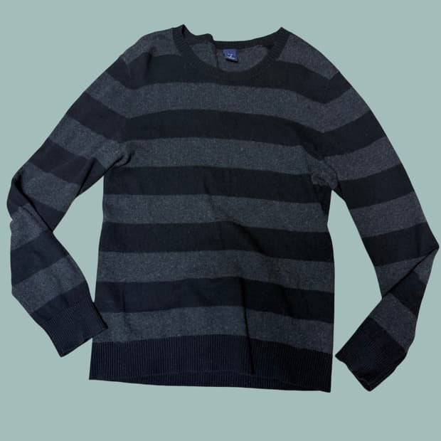 Gap 블랙+그레이 스트라이프 니트