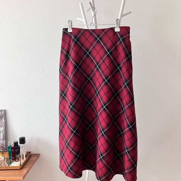 유니클로 일본판 레드체크무늬 플레어 스커트 A라인스커트