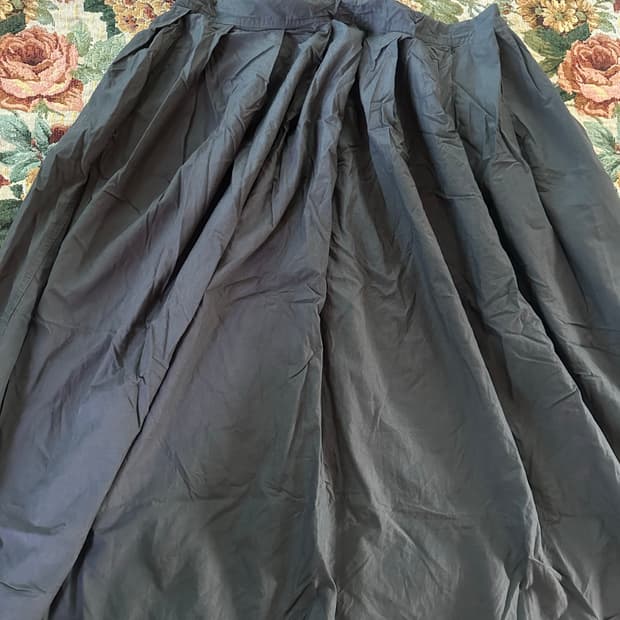 먹색 미디스커트