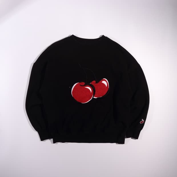 키르시 로고 크롭 맨투맨 B235