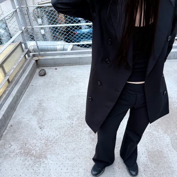 혜인서 미니멀리즘 스트랩 블레이저