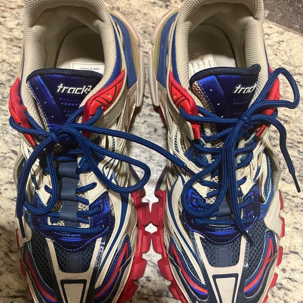 [43] 발렌시아가 트랙슈즈2 건담