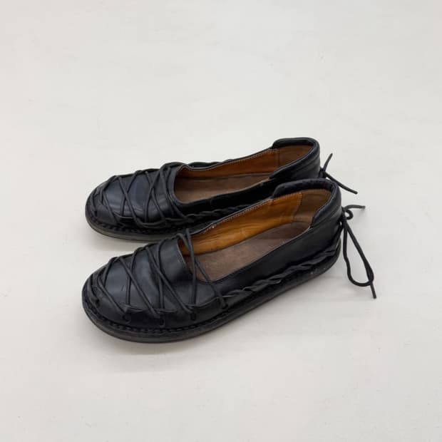 Trippen (트리펜) 레이스업 로퍼