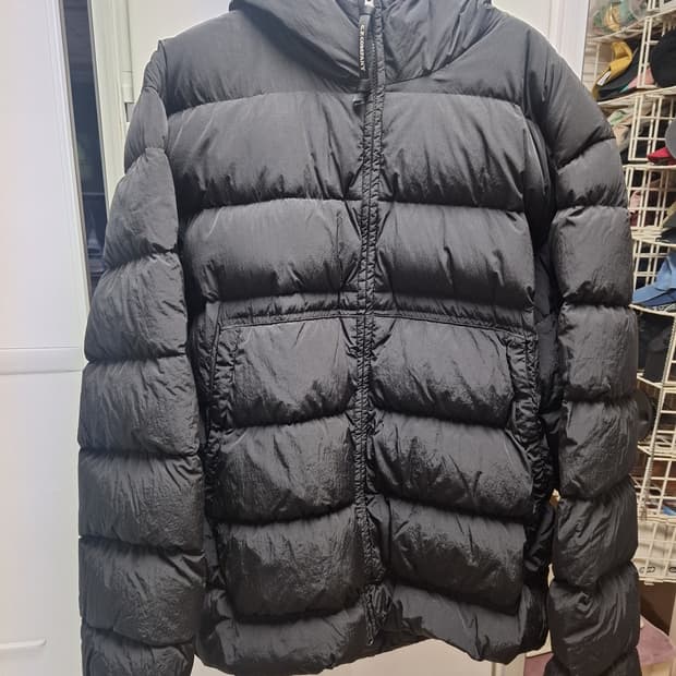 (XXL) cp컴퍼니 24fw 크롬-r 고글 다운 자켓 블랙