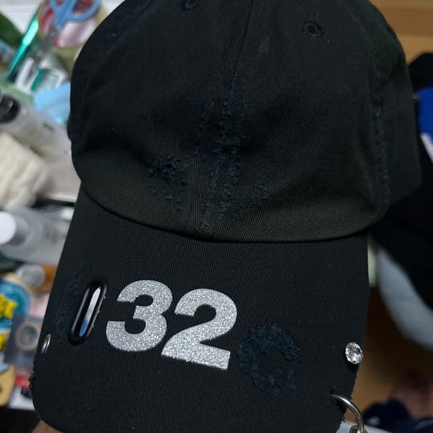 032c 피어싱 볼캡 판매