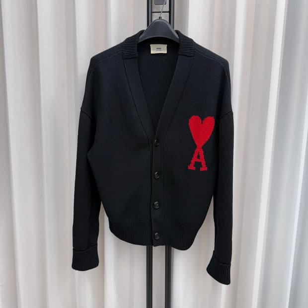 [L/백화점판] 아미 빅하트 로고 가디건 블랙
