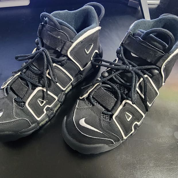 [250] 나이키 에어 모어 업템포 블랙 화이트 2020