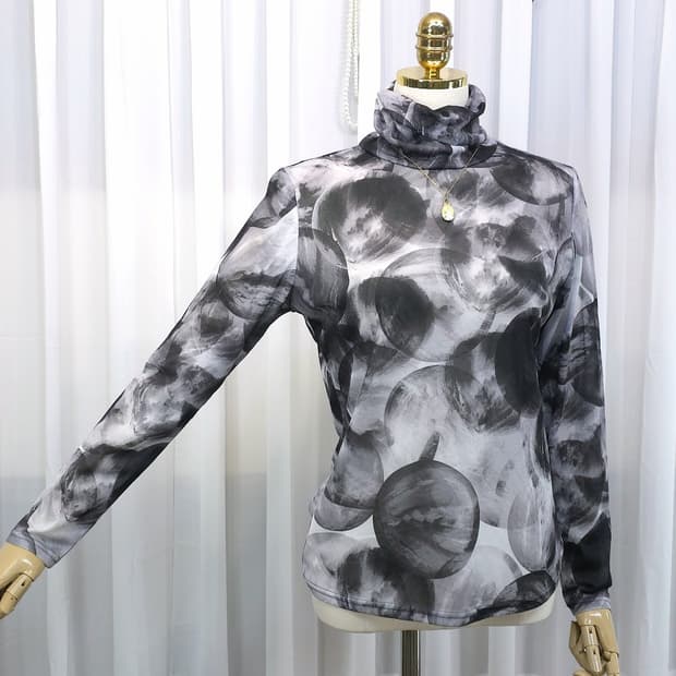 EN CLOCHE 시스루 터틀넥 38