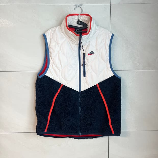 [L/100] 나이키 헤리티지 베스트 셰르파 조끼