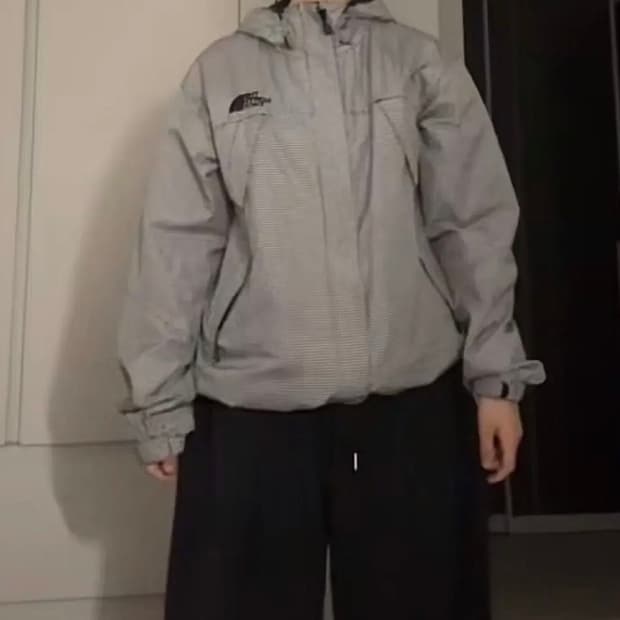 노스페이스 체크 바람막이 경량패딩 자켓