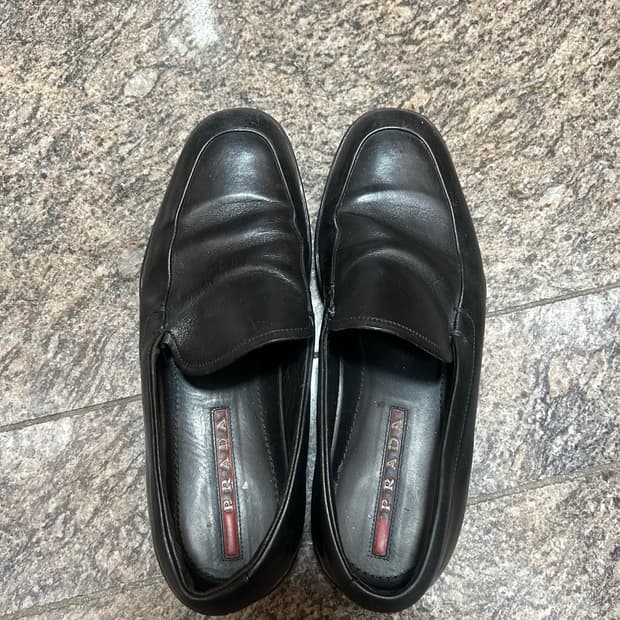 프라다 스포츠 스티치 로퍼