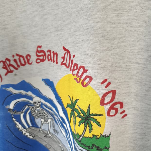 GILDAN vintage print t