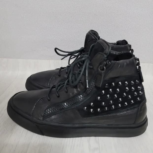 쥬세페 자노티 스터드 하이탑