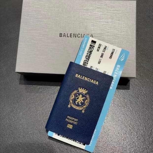 발렌시아가 패스포드 지갑
