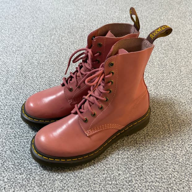 닥터마틴 파스칼 8홀 부츠 240