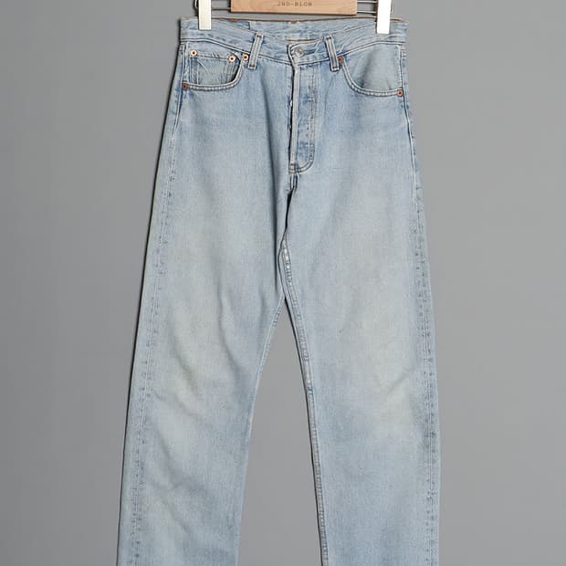 90's Euro Levi's 501 Denim Pant (27)