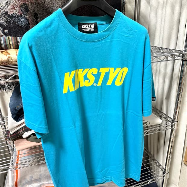 킥스툐 Kiks Tyo 반팔 티셔츠