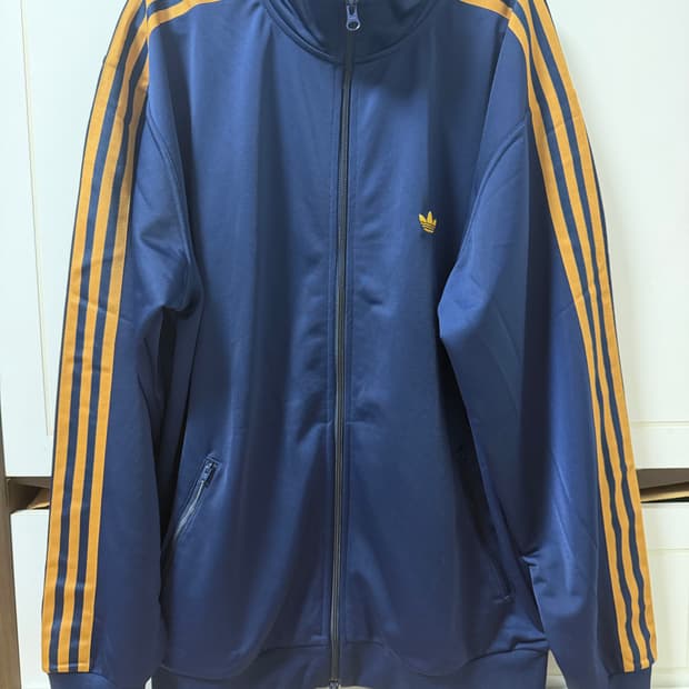 아디다스 버켄바우어 트랙탑 자켓 M사이즈