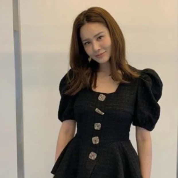 페이우 X 아이비 콜라보 쉘 블라우스 블랙