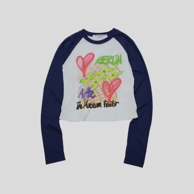 더뮤지엄비지터 롱슬리브