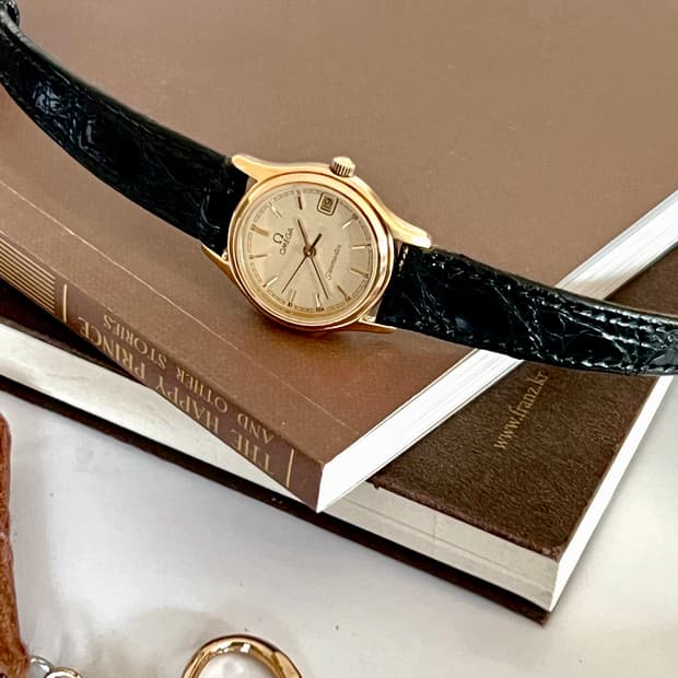 OMEGA 오메가 씨마스터 여성용 시계(23mm / 골드 텍스처