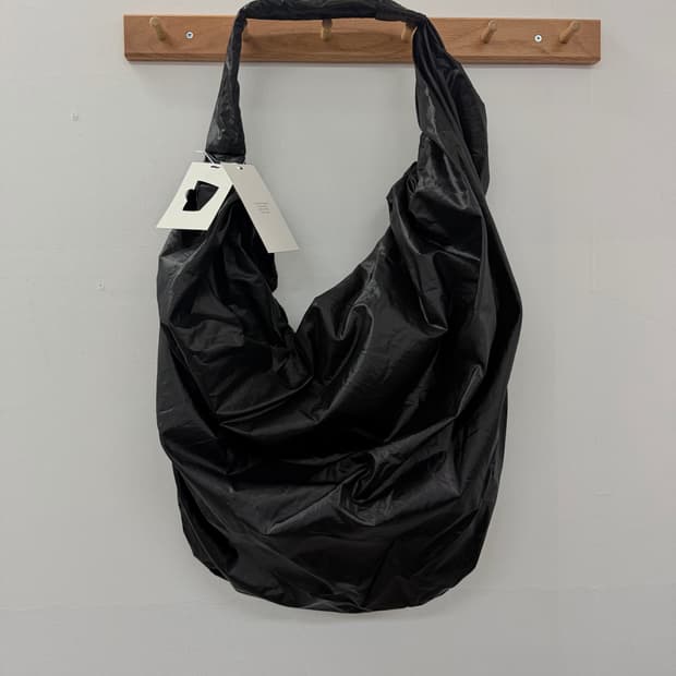 이코크 글로시 탱글 트위스트백 라지 새상품