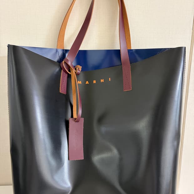 마르니 투톤 토트백 블랙/블루