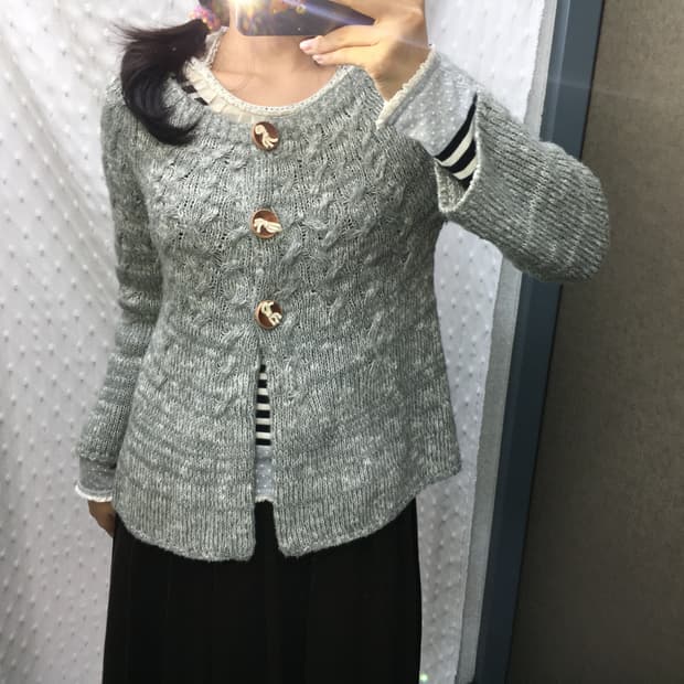 그레이 단추 포인트 가디건
