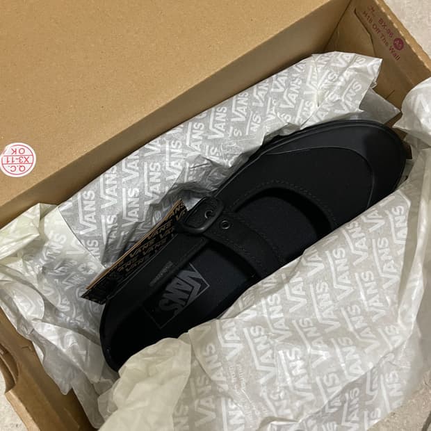 반스 메리제인 235 올블랙 