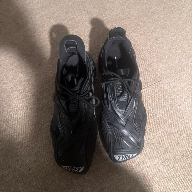 발렌시아가 타이렉스 블랙 43