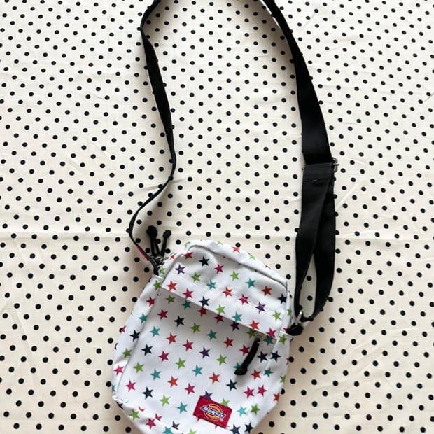 디키즈 별 크로스백 