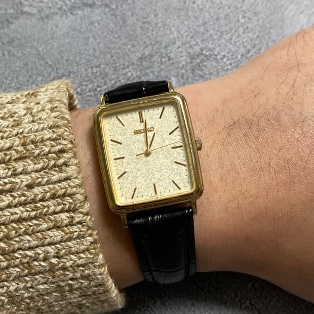 세이코 Seiko 샴페인 골드 다이얼 스퀘어 쿼츠