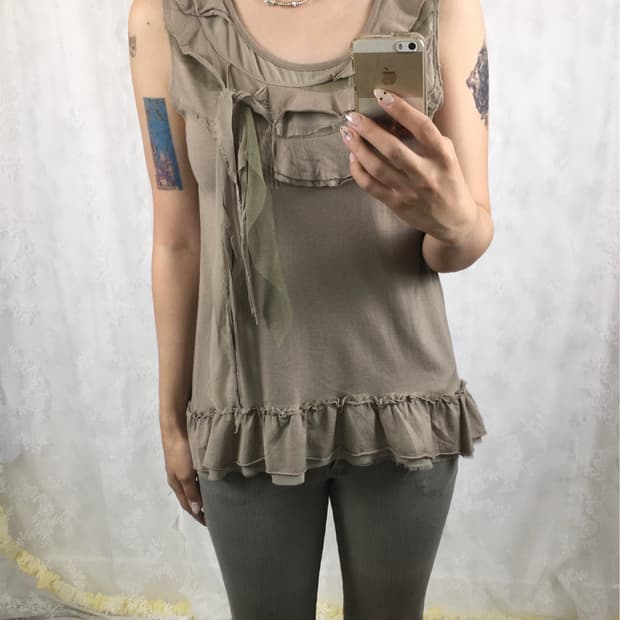 JPN grunge frill sleeveless top