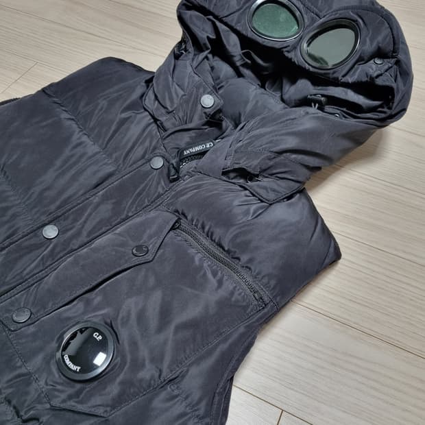 cp컴퍼니 밀레밀리아 패딩조끼