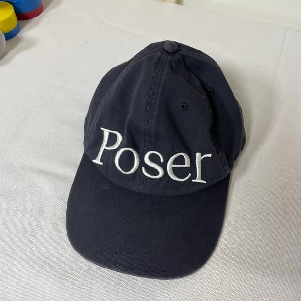 poser cap