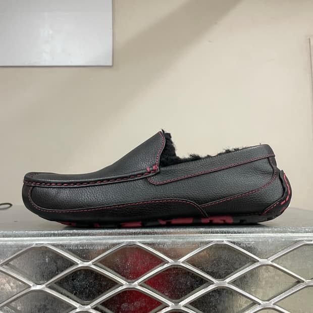 어그 아스콧 봄버 로퍼 레드 260 (gr-4720)