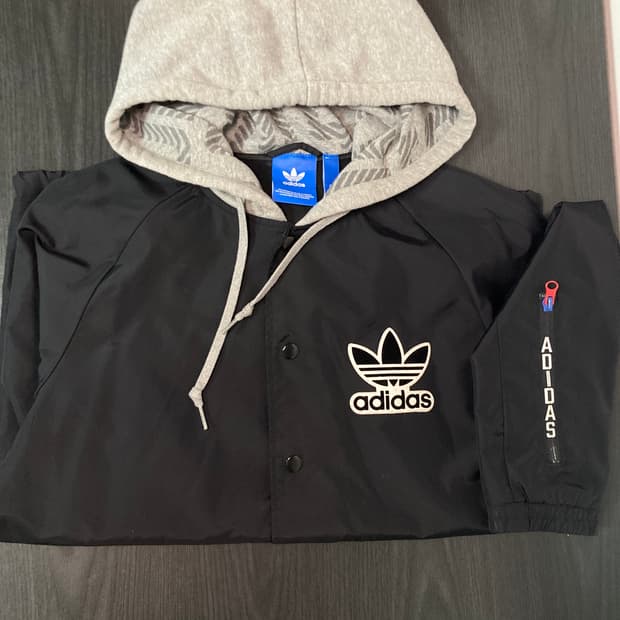 아디다스 바람막이